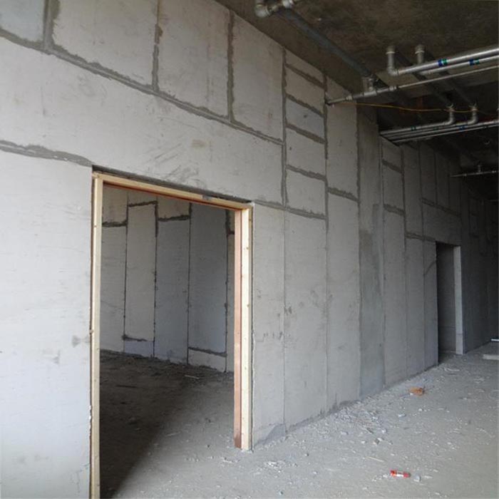 海南某度假別墅輕質隔墻板安裝現場